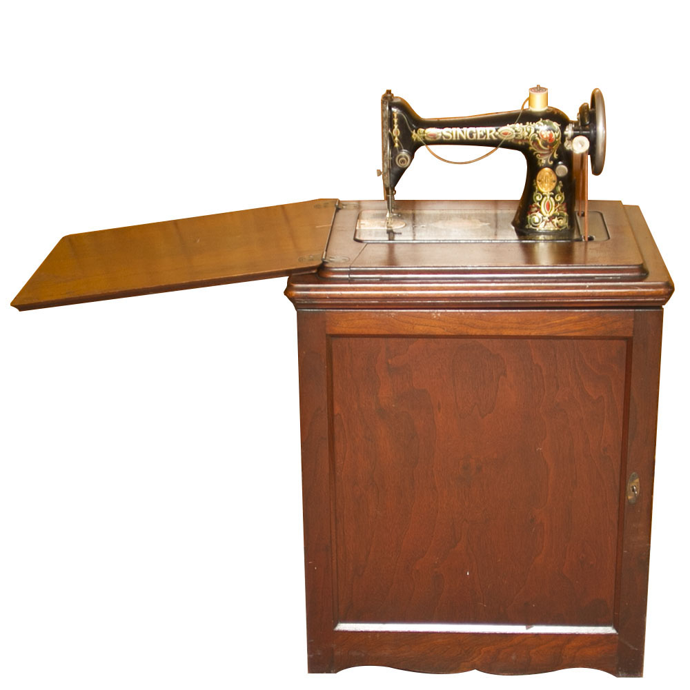 Vintage Singer Sewing Machine and Cabinet