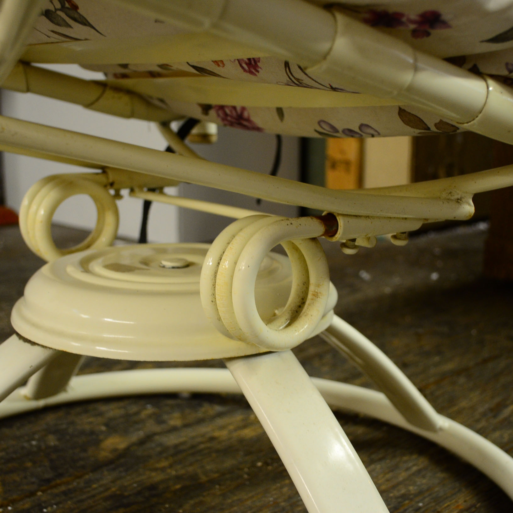 Contemporary Metal & Vinyl Patio Chair