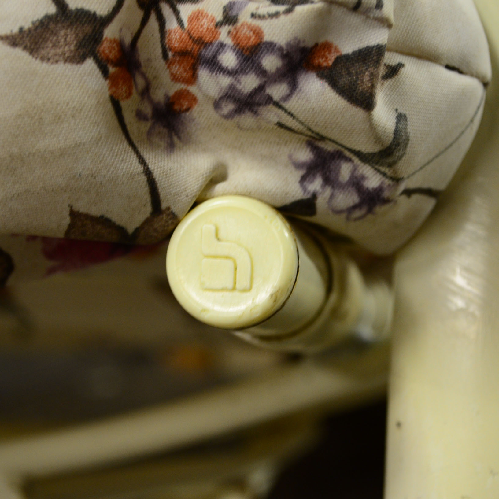 Contemporary Metal & Vinyl Patio Chair