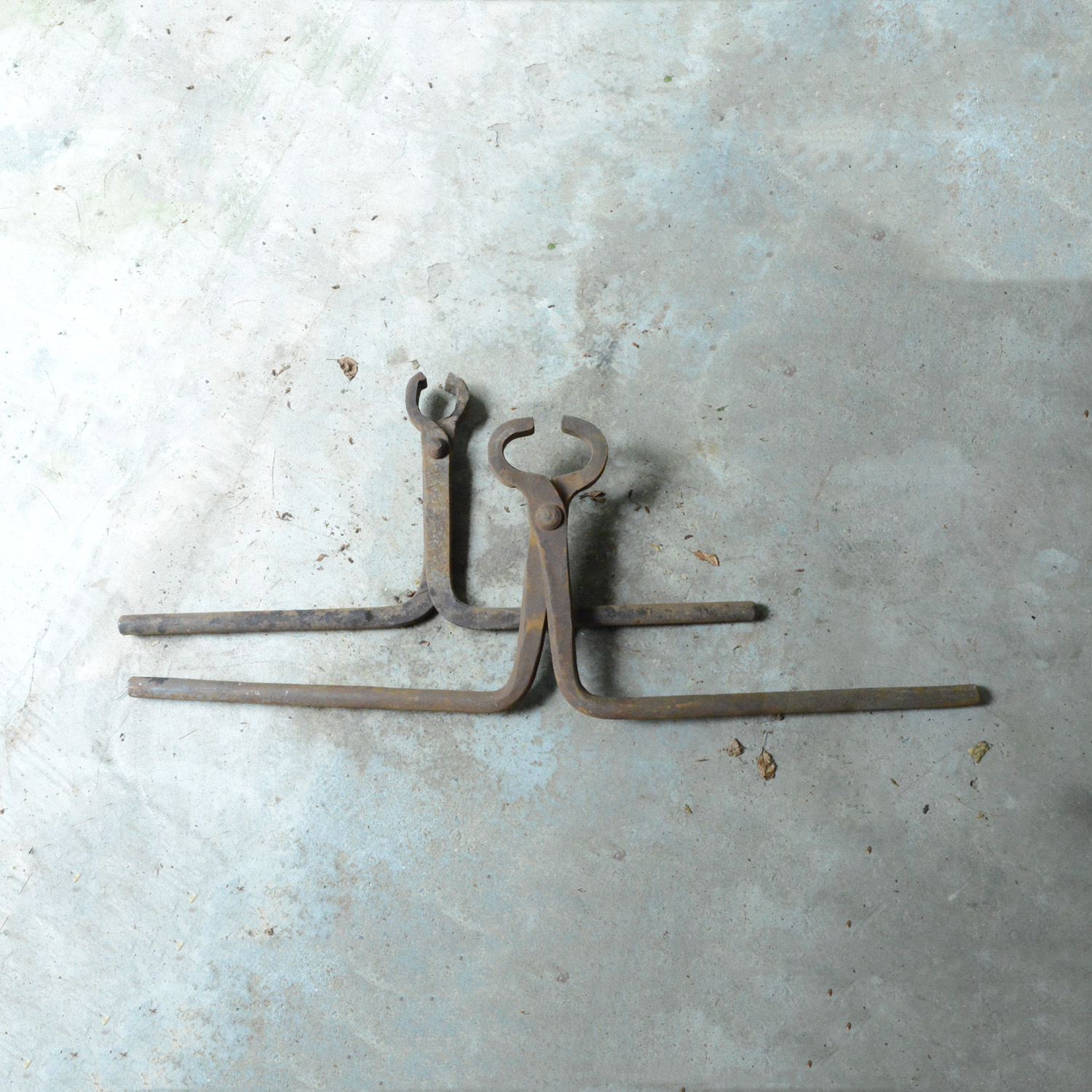 Vintage Two Man Tongs