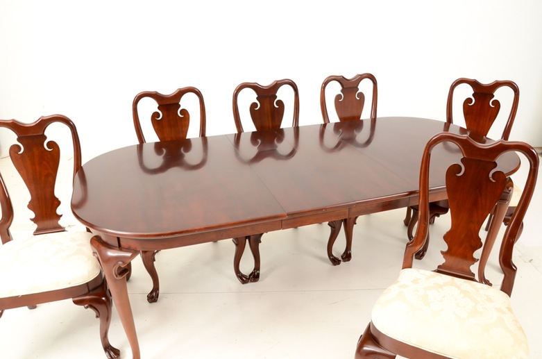 Pennsylvania Classics, Inc Mahogany Dining Room Table with Chairs