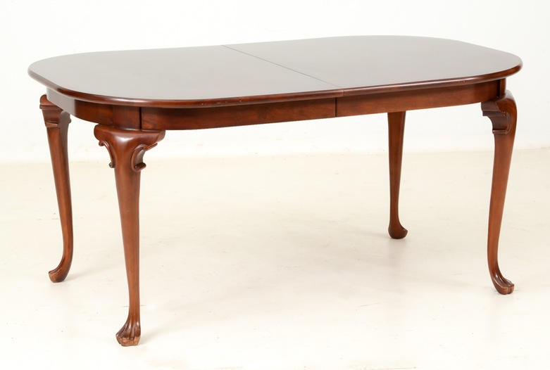 Pennsylvania Classics, Inc Mahogany Dining Room Table with Chairs