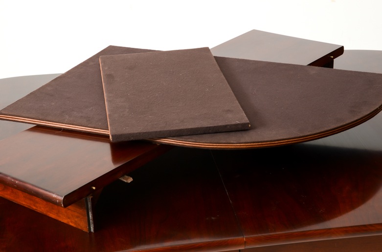 Pennsylvania Classics, Inc Mahogany Dining Room Table with Chairs