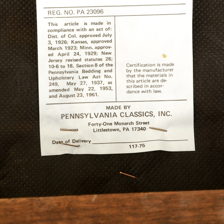 Pennsylvania Classics, Inc Mahogany Dining Room Table with Chairs