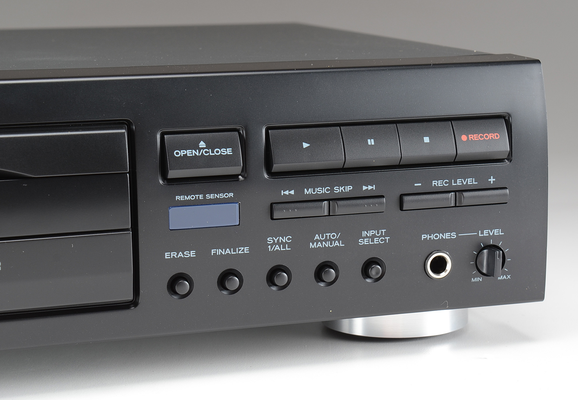 TEAC Compact Disc Recorder Model CD-RW890