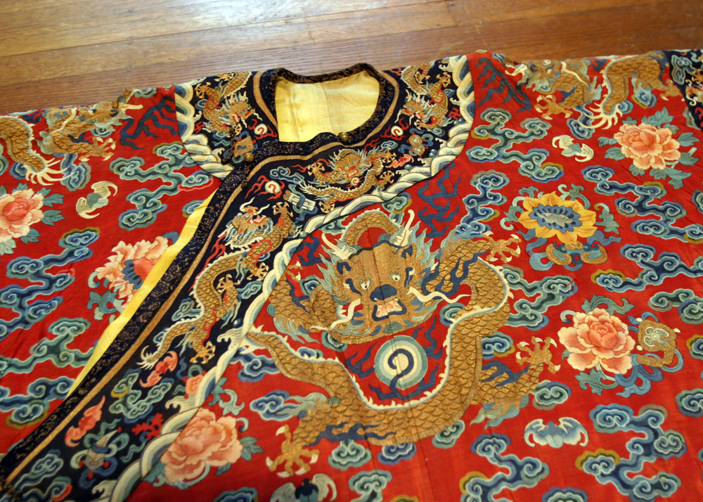Late Qing Dynasty Court Robe with Dragons