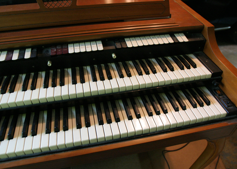 Vintage Electric Organ
