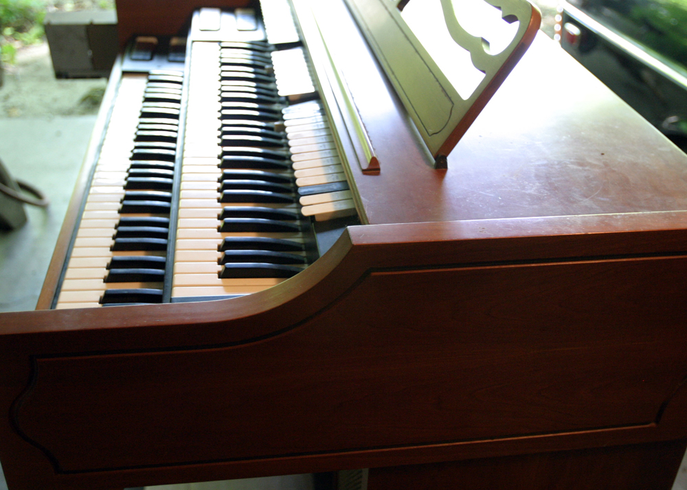 Vintage Electric Organ