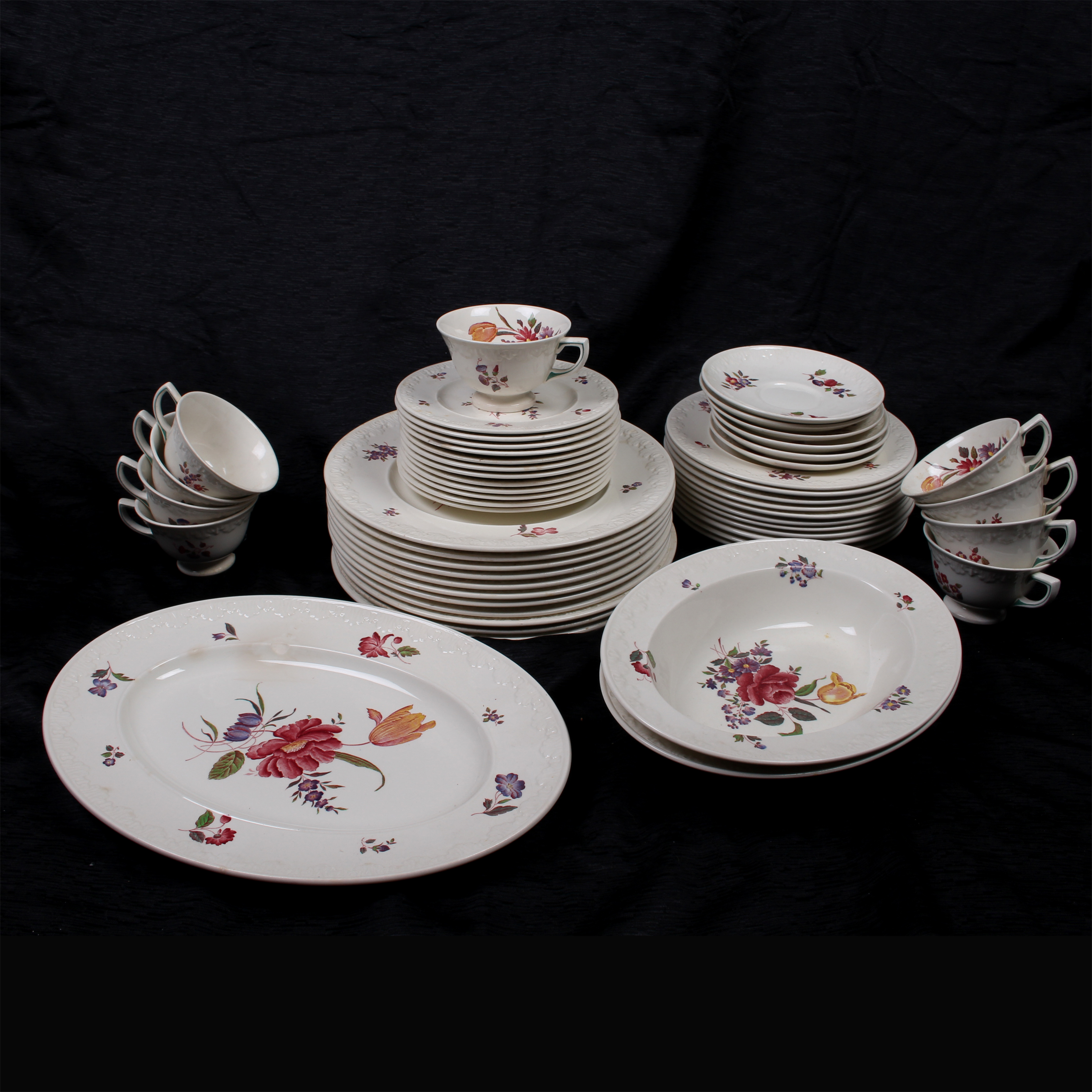 Collection of Wedgwood Corinthian Cotswold Tableware