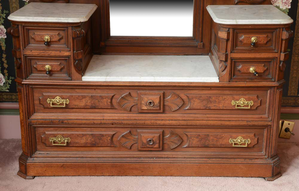 Eastlake Drop Well Dresser