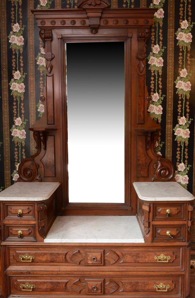 Eastlake Drop Well Dresser