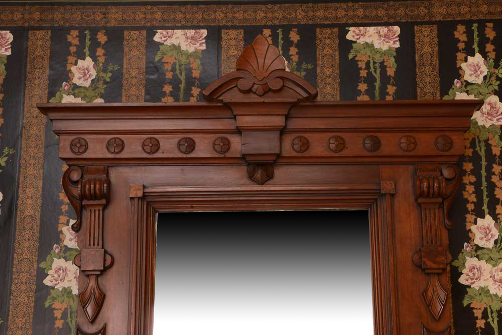 Eastlake Drop Well Dresser