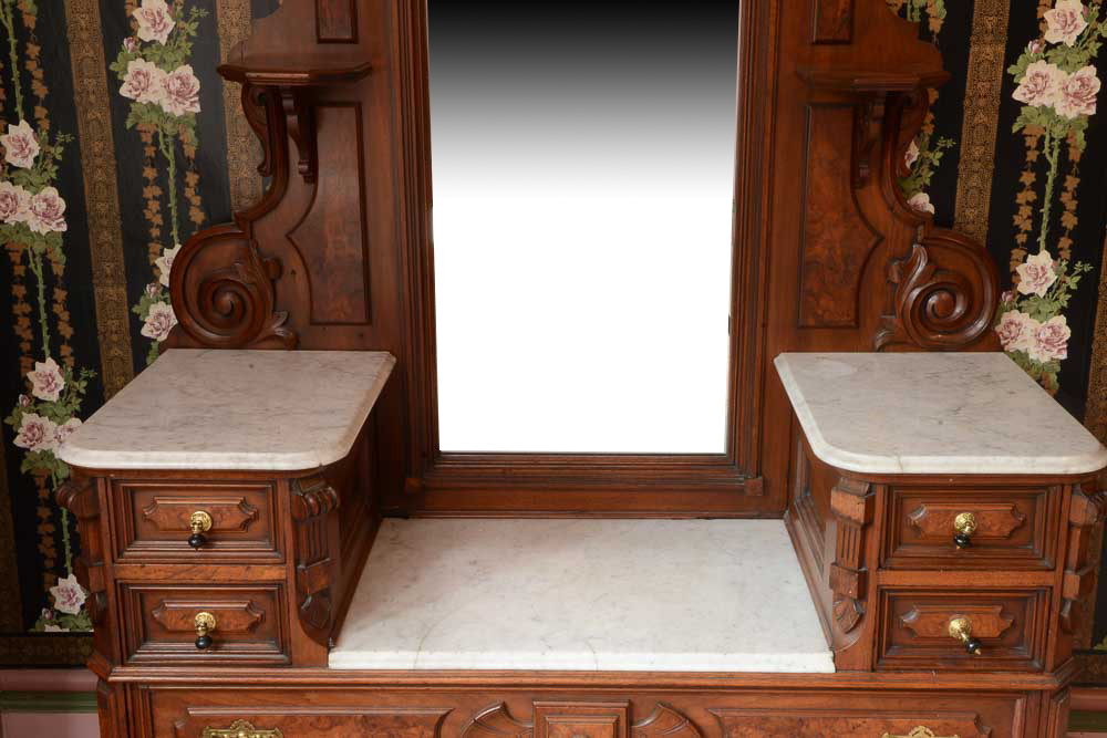 Eastlake Drop Well Dresser