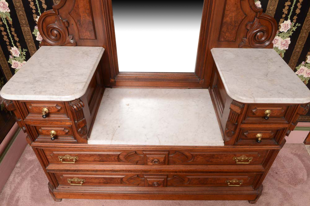 Eastlake Drop Well Dresser