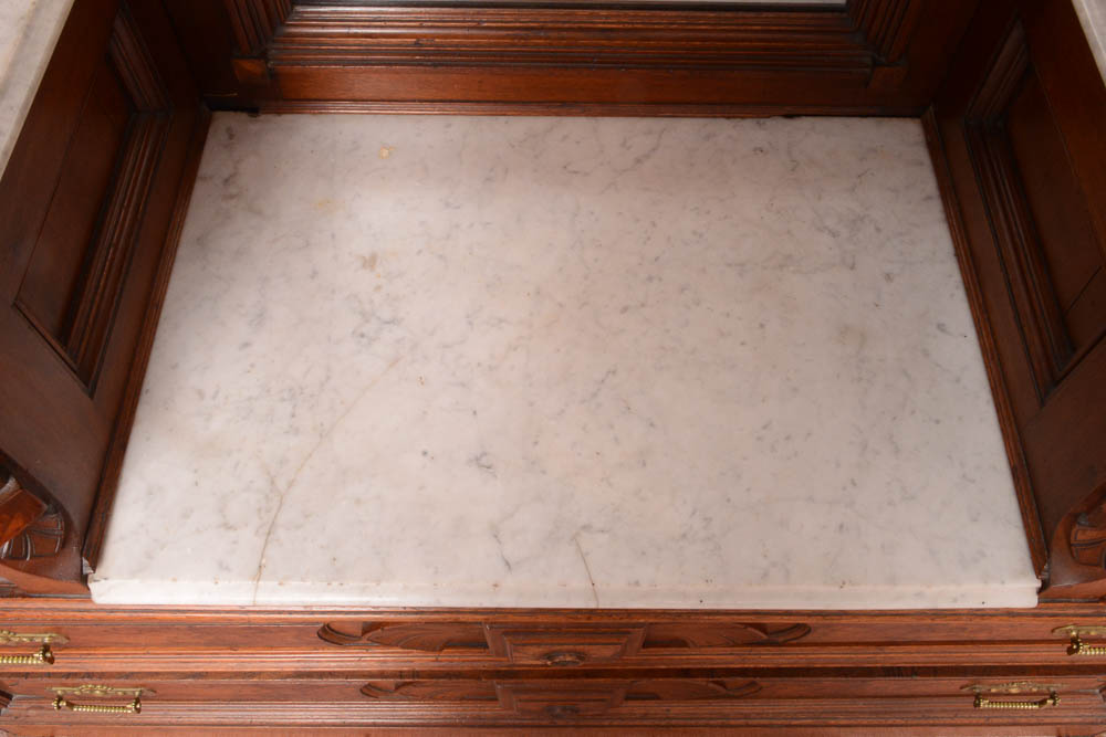 Eastlake Drop Well Dresser