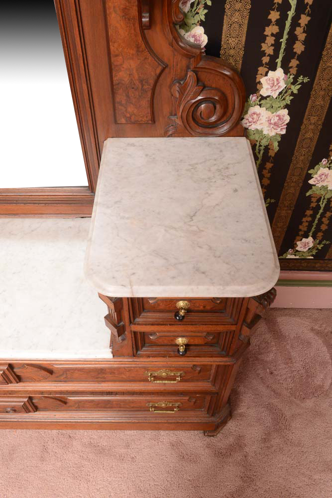 Eastlake Drop Well Dresser