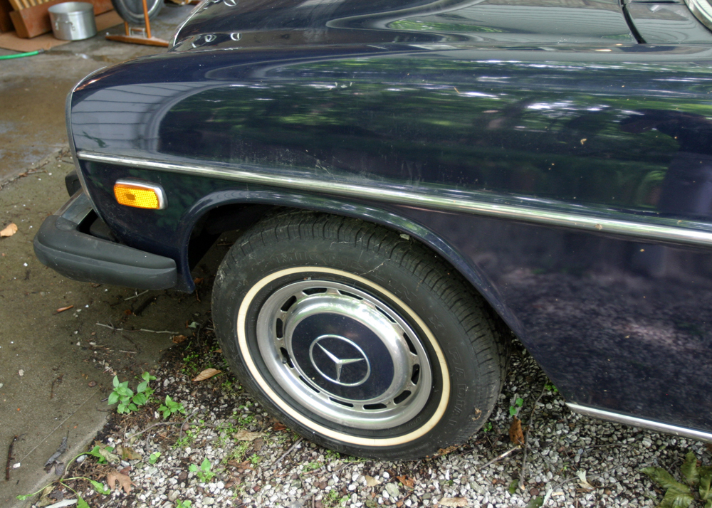 1976 Mercedes-Benz 230.4