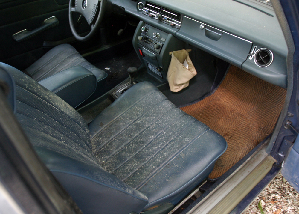 1976 Mercedes-Benz 230.4