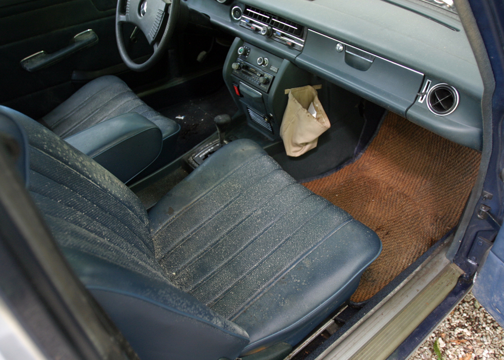 1976 Mercedes-Benz 230.4