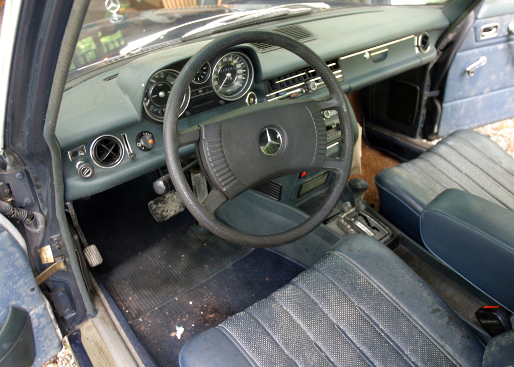 1976 Mercedes-Benz 230.4