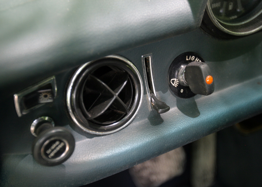 1976 Mercedes-Benz 230.4