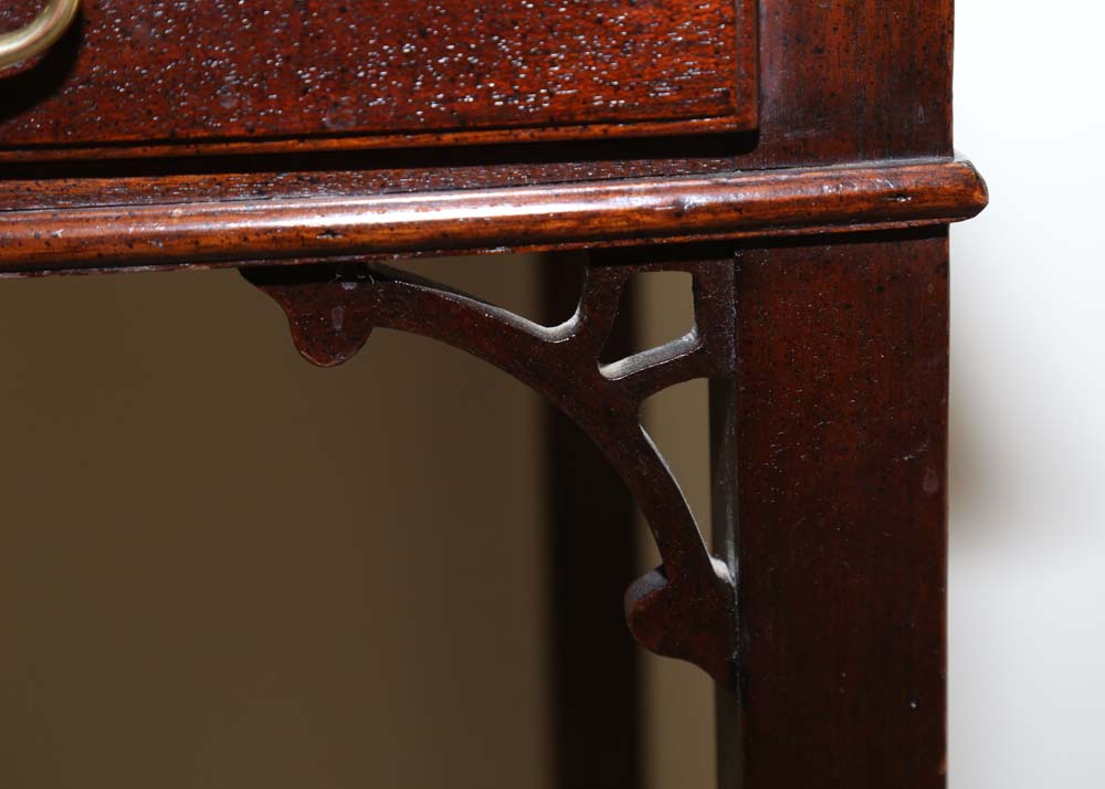 Traditional Style Desk