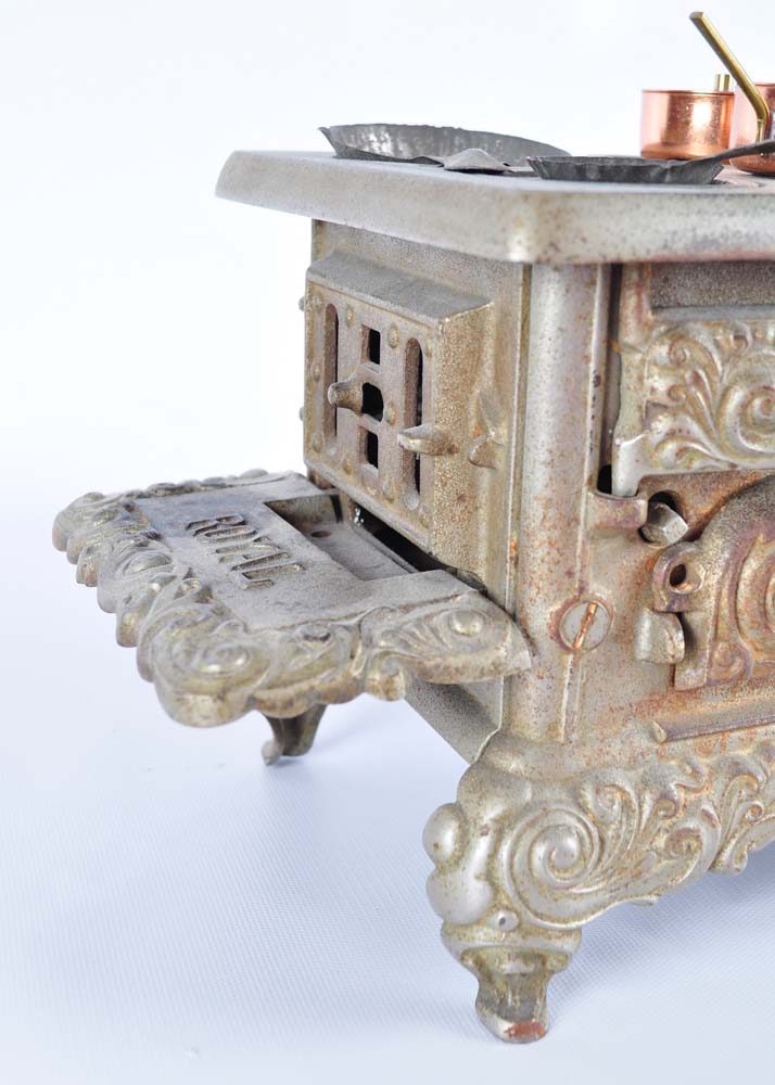 Royal Kenton Cast Iron Toy Stove