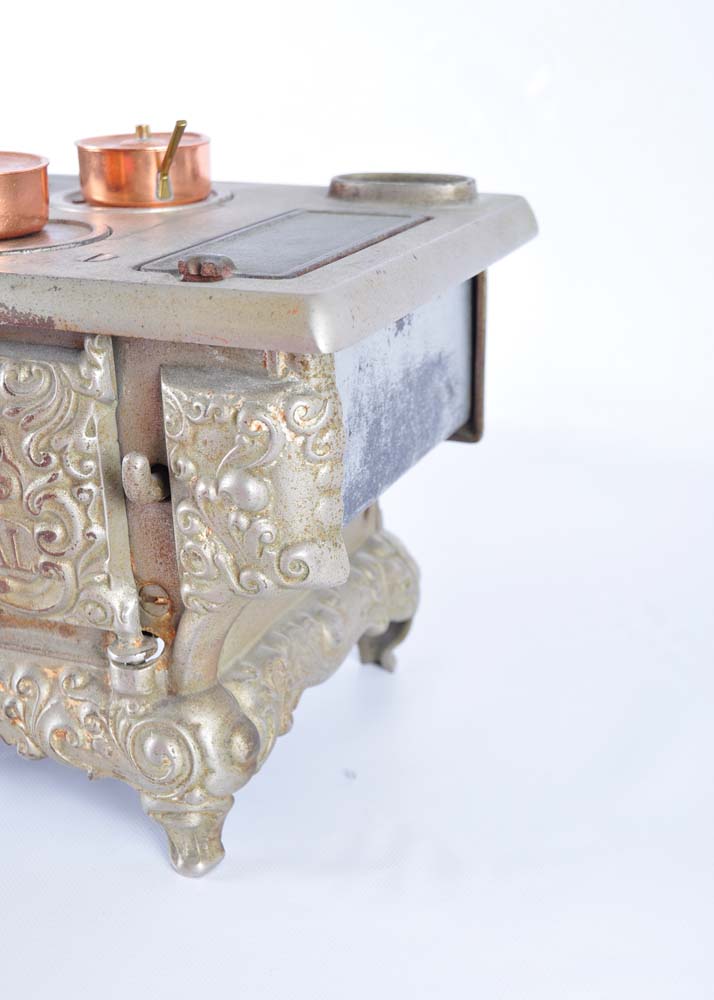 Royal Kenton Cast Iron Toy Stove