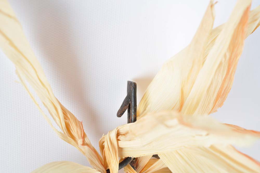 Primitive Corn Feeder with Faux Corn