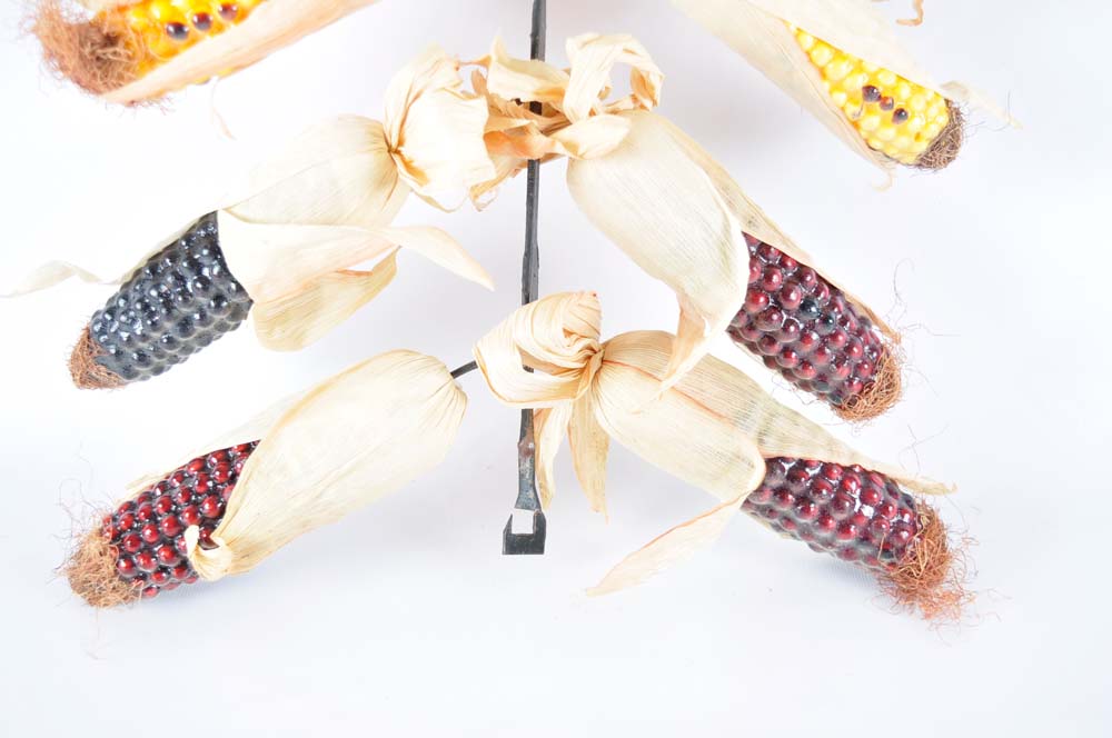 Primitive Corn Feeder with Faux Corn