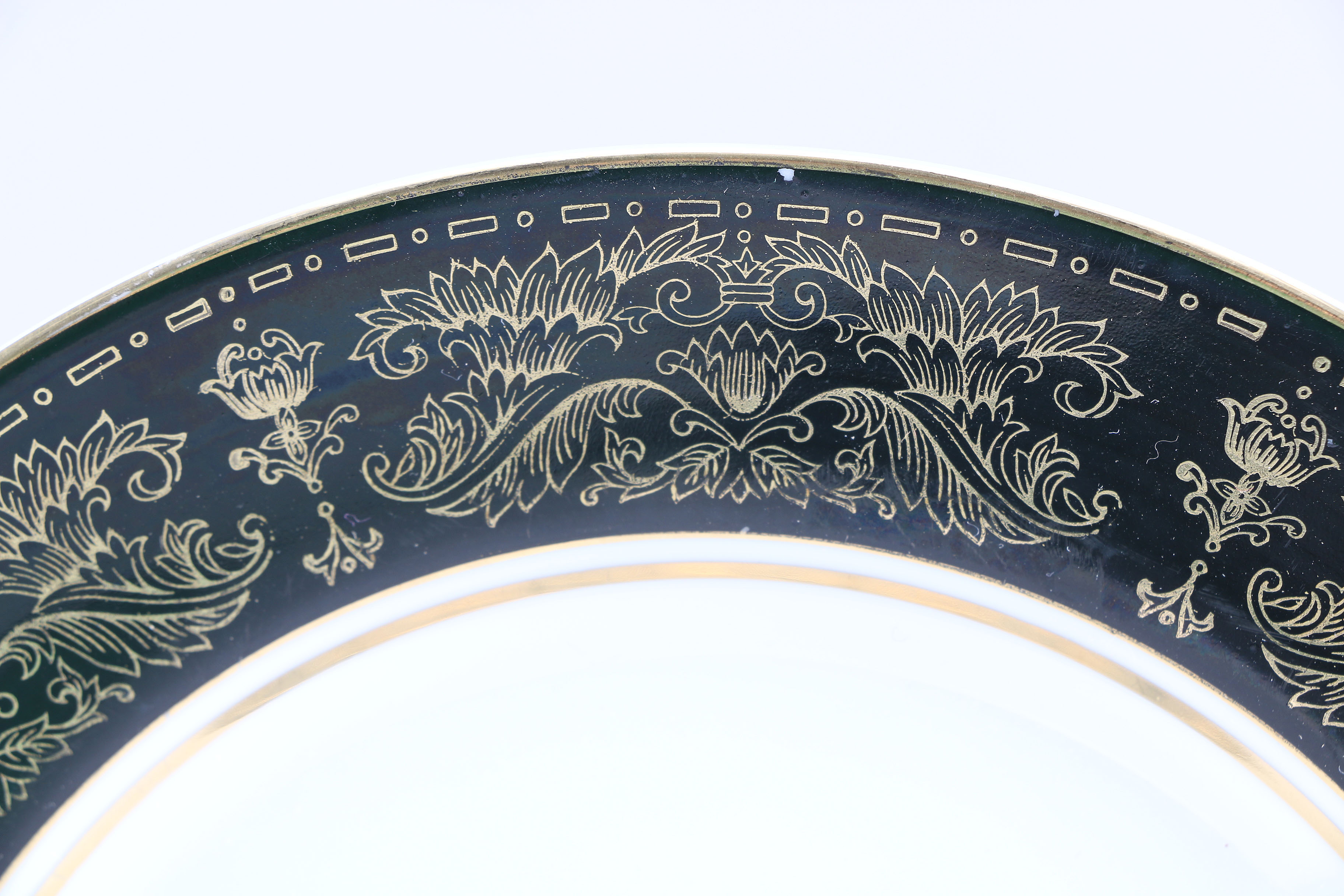 Yamaka "Hardwick" Fine China Set