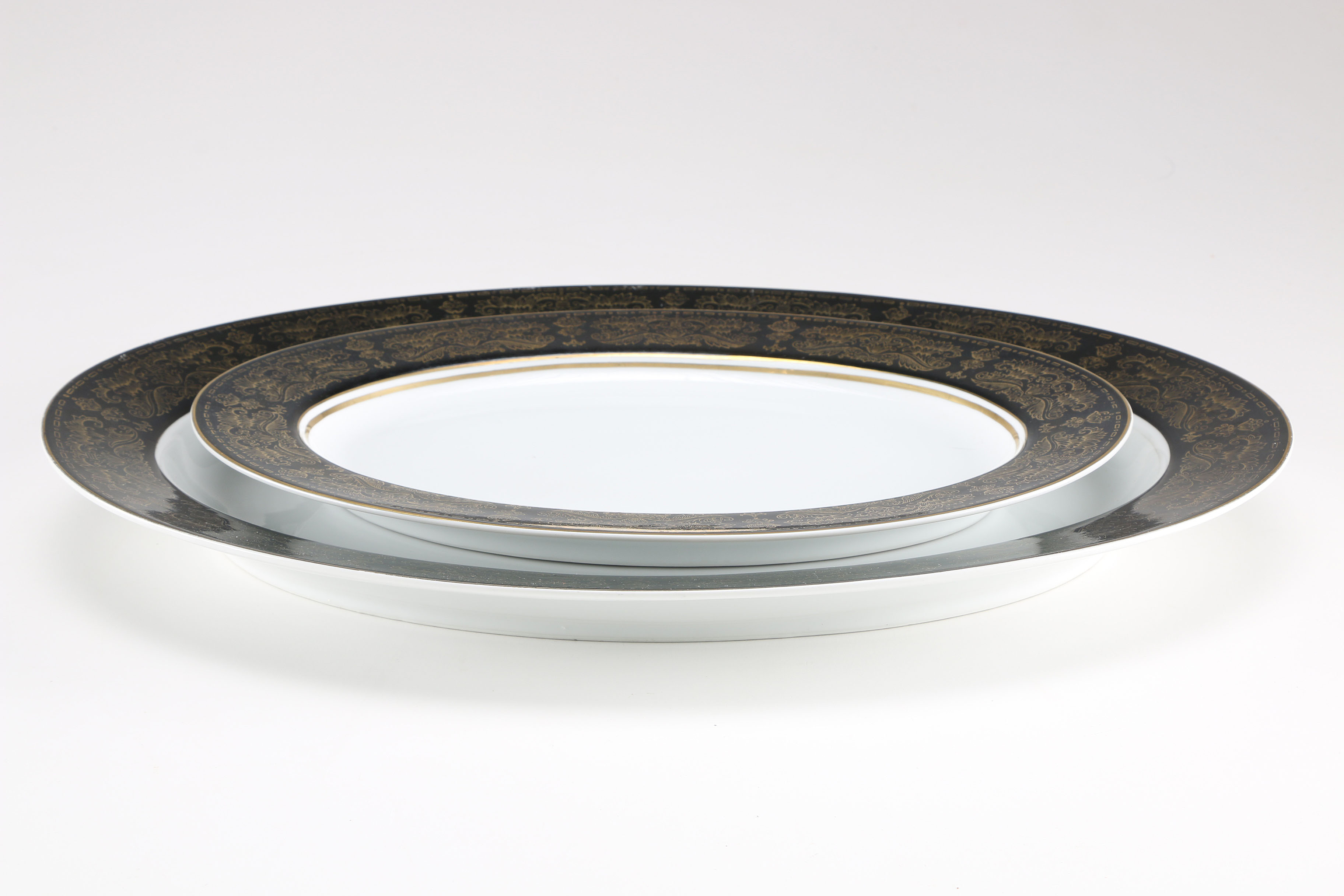 Yamaka "Hardwick" Fine China Set