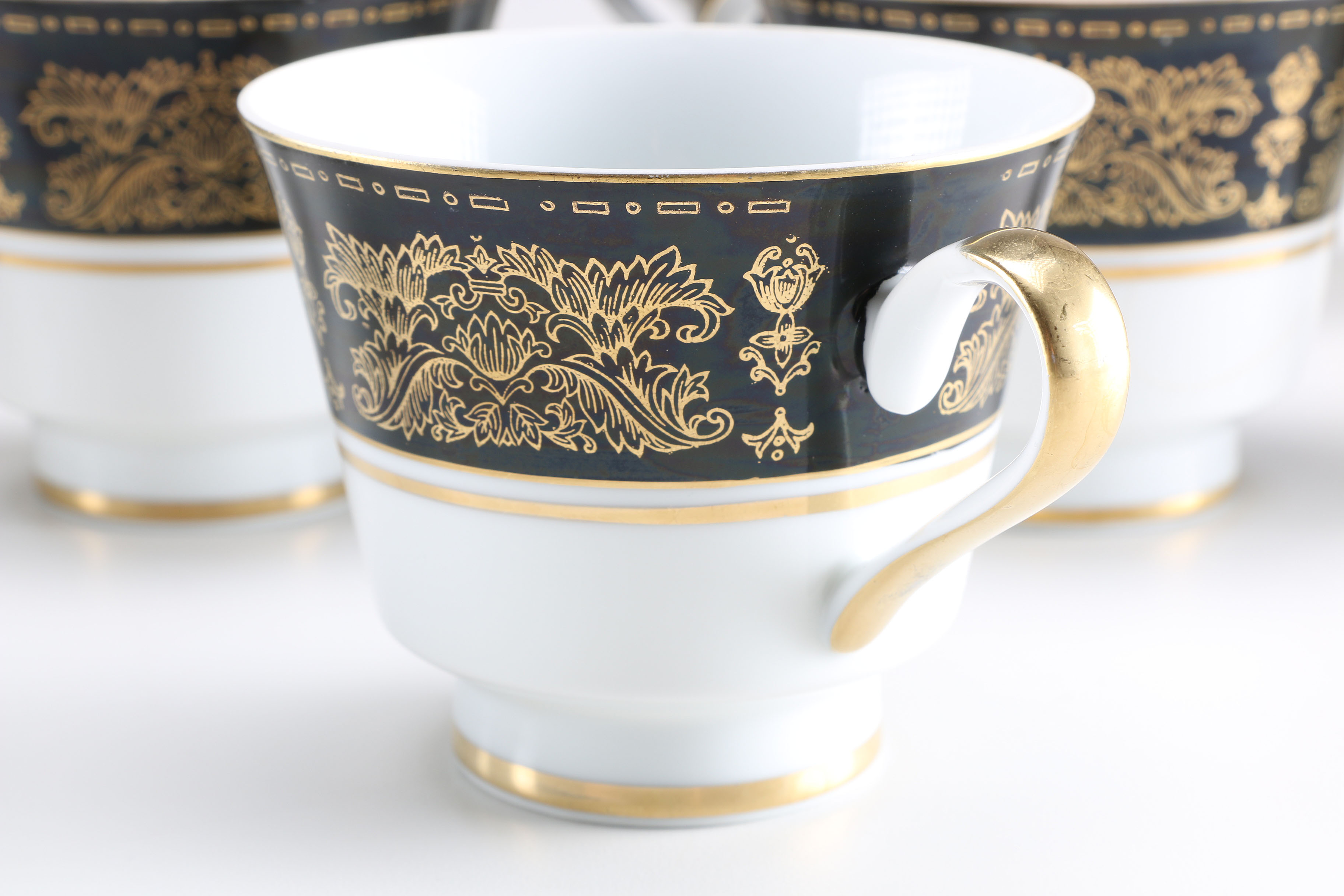 Yamaka "Hardwick" Fine China Set