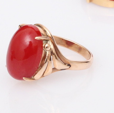 18K Yellow Gold and Coral Jewelry Set