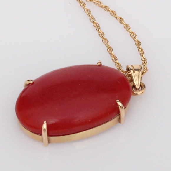 18K Yellow Gold and Coral Jewelry Set