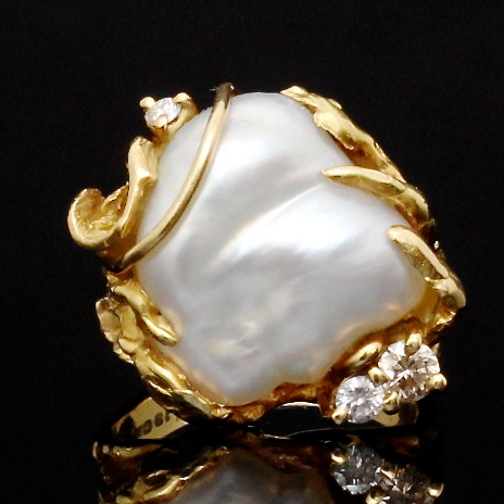 18K Yellow Gold Freshwater Pearl and Diamond Ring