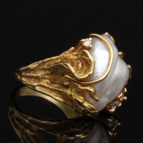 18K Yellow Gold Freshwater Pearl and Diamond Ring