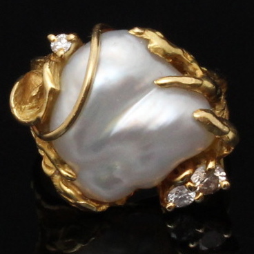 18K Yellow Gold Freshwater Pearl and Diamond Ring
