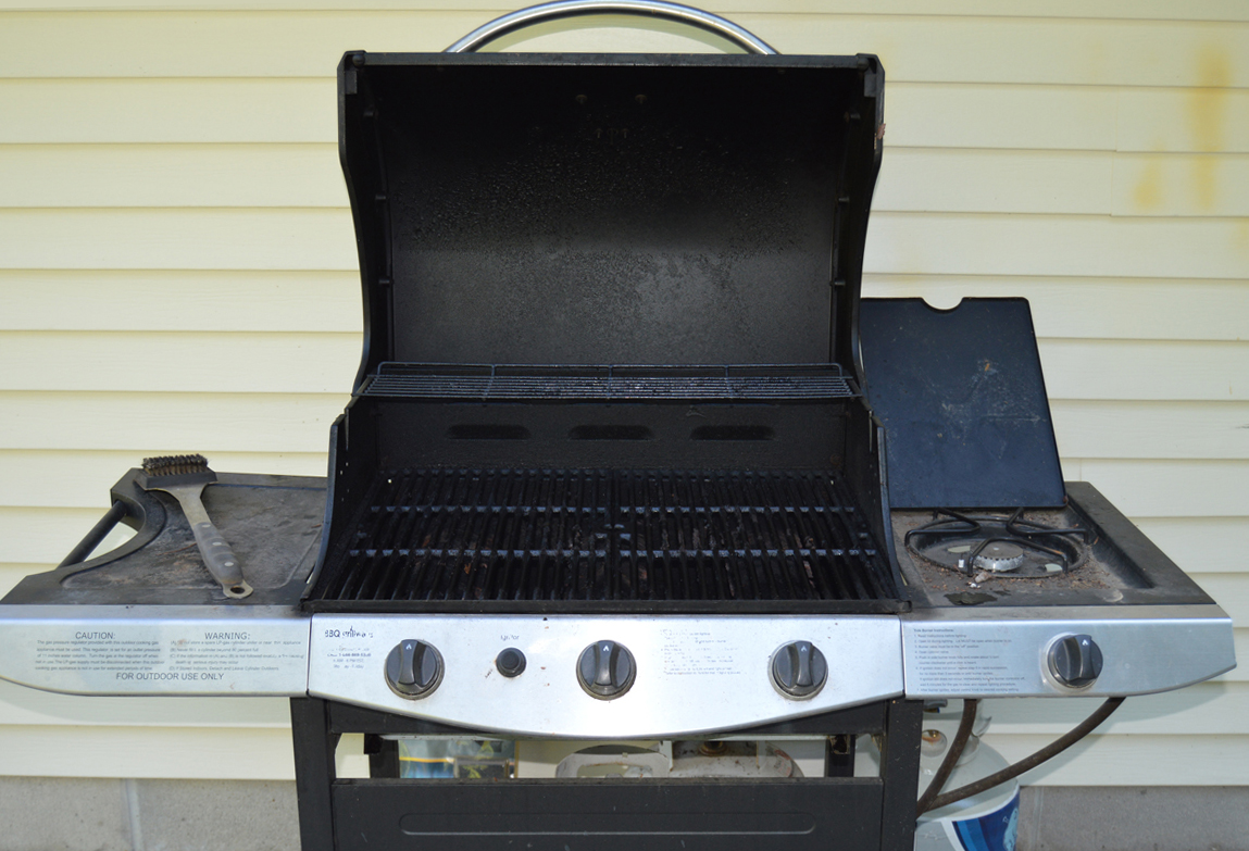 BBQ Grillware Gas Grill with Extra Propane Tanks