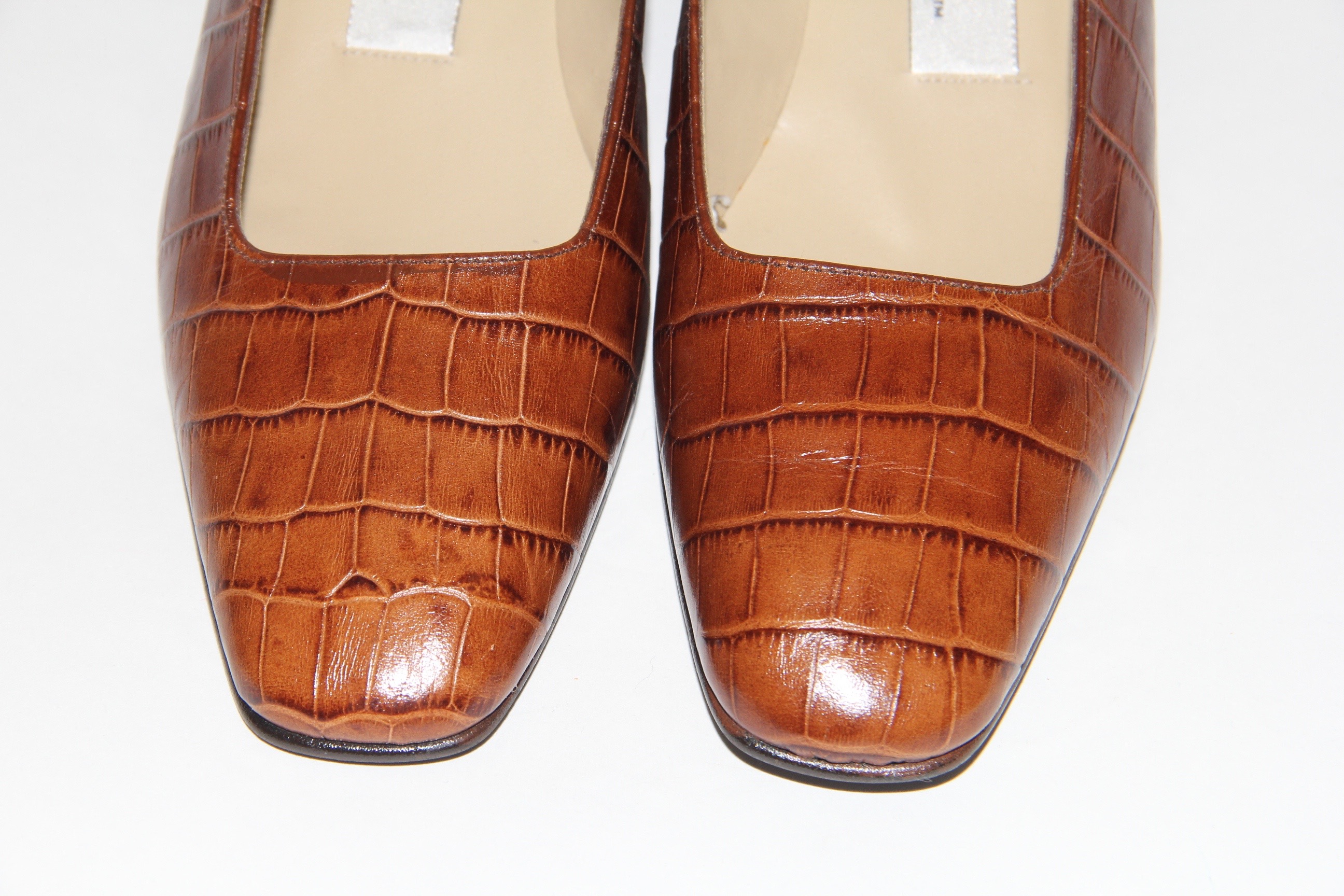 Vintage Etienne Aigner Pumps