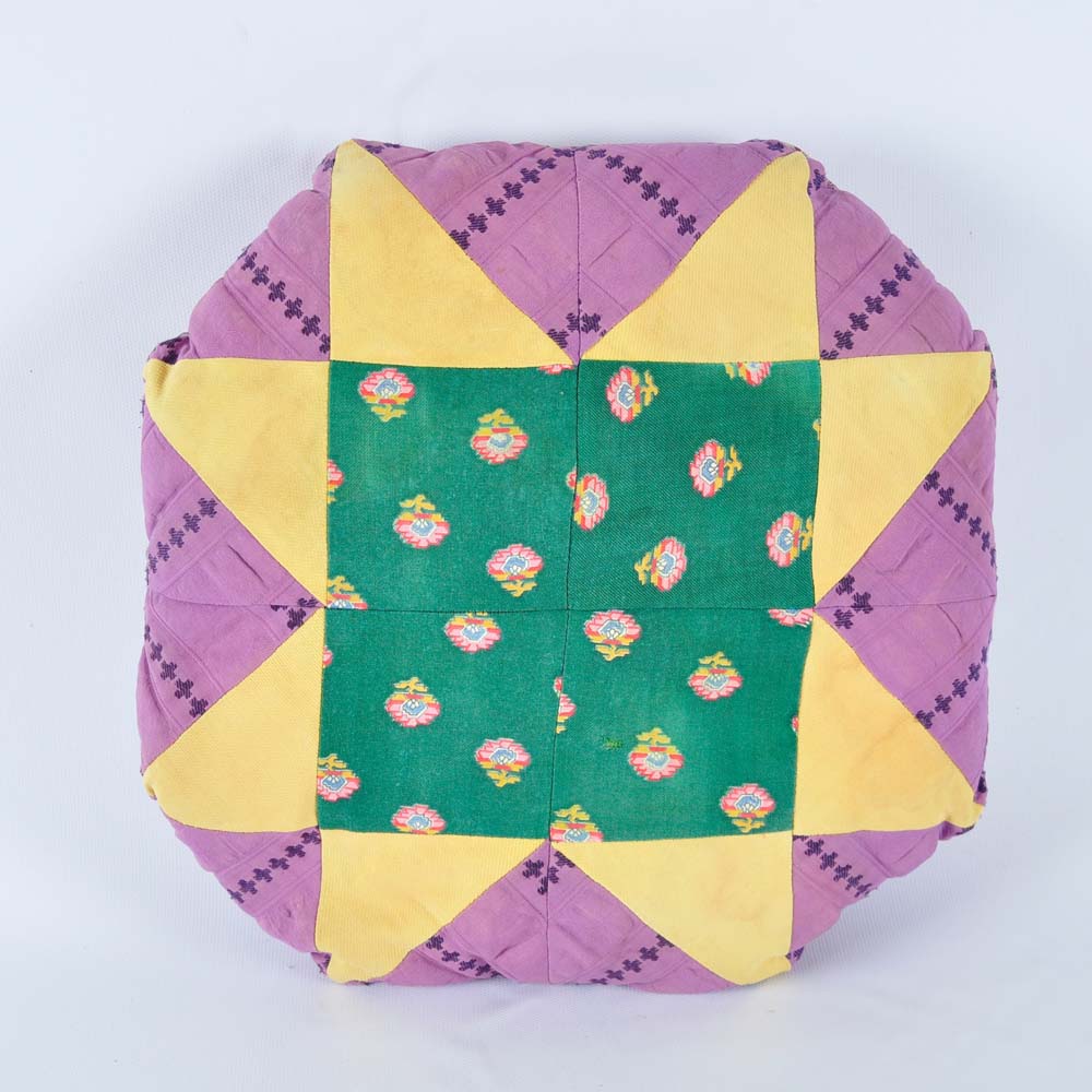 Group of Quilt Crafts