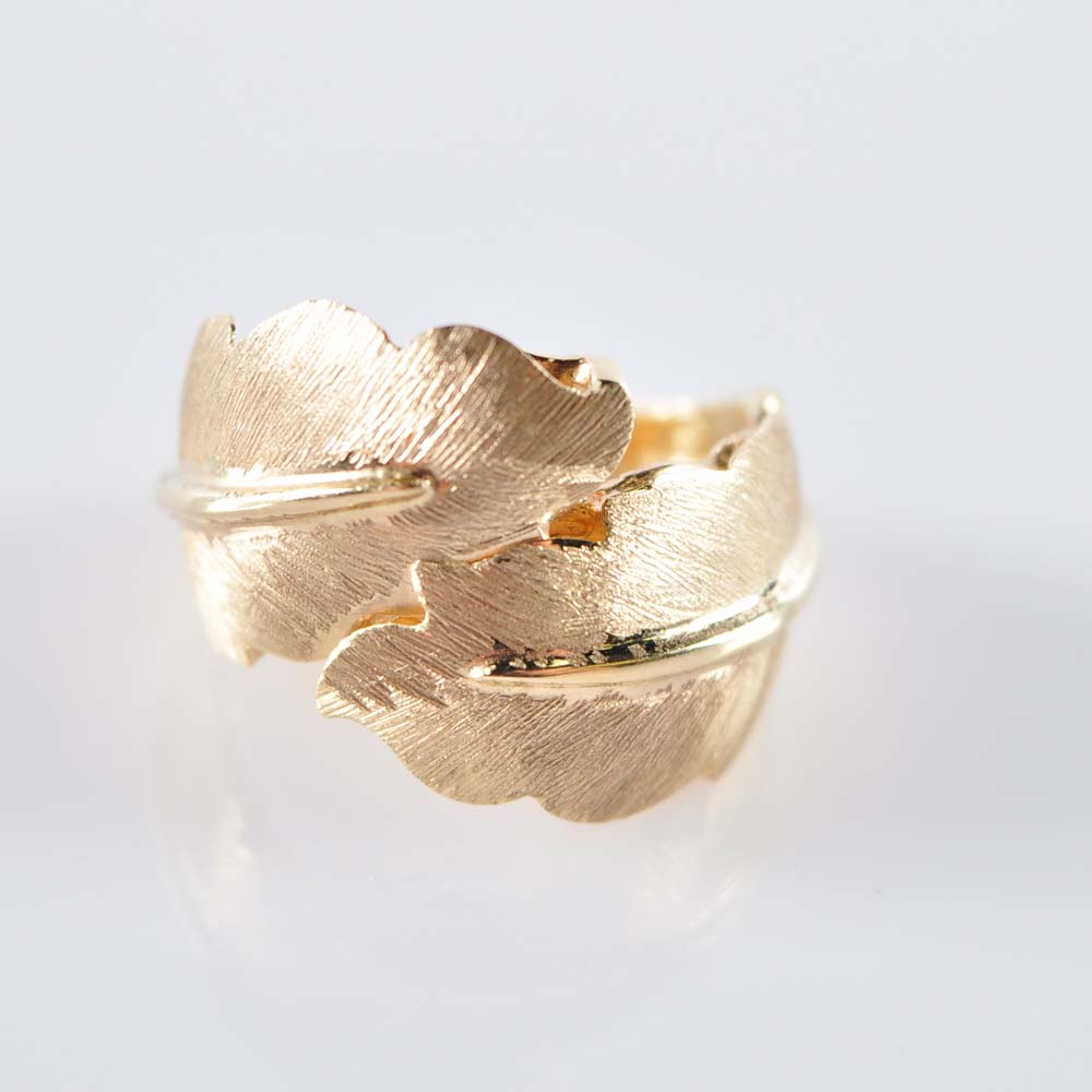 Gold Tone Laurel Leaf Jewelry