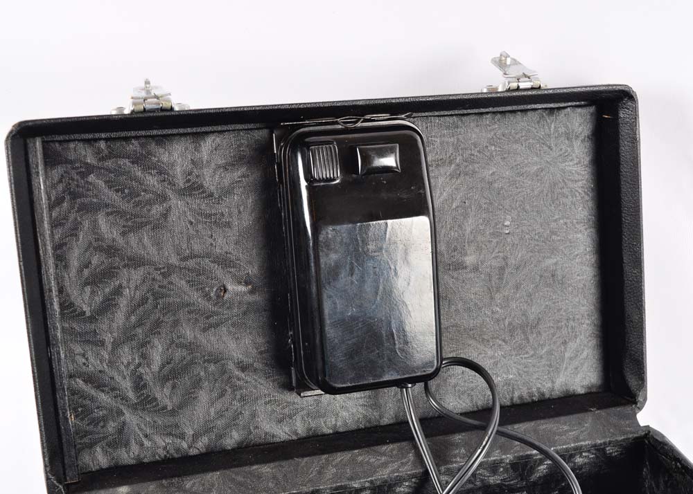 Singer Sewing Machine in Case