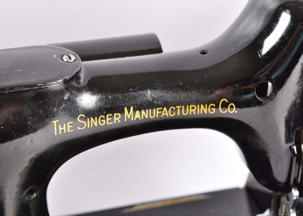 Singer Sewing Machine in Case