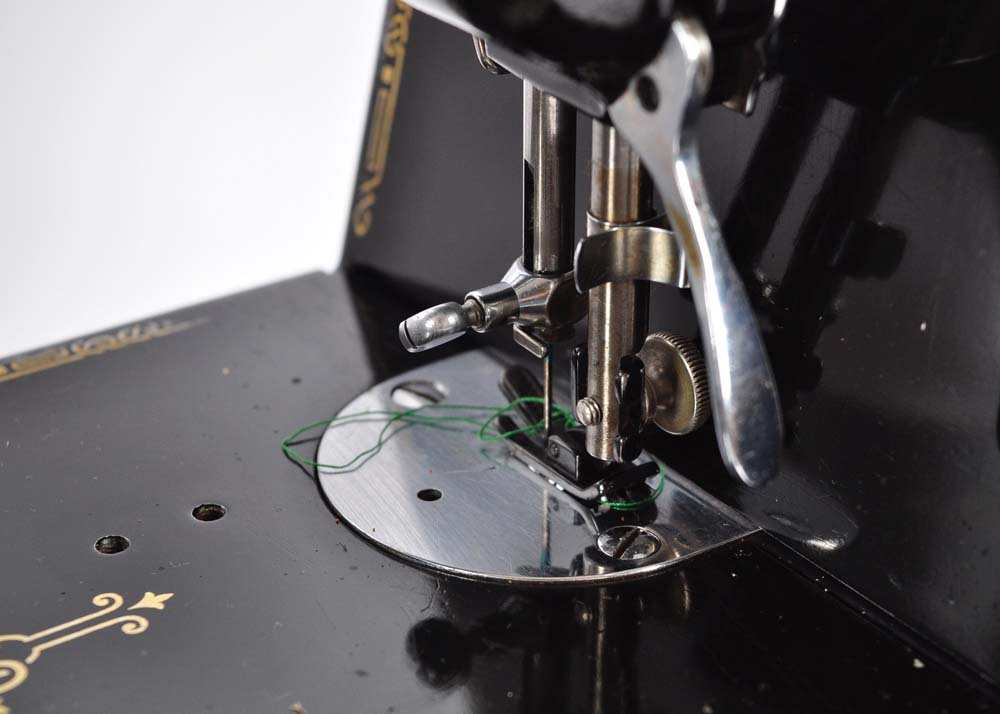 Singer Sewing Machine in Case