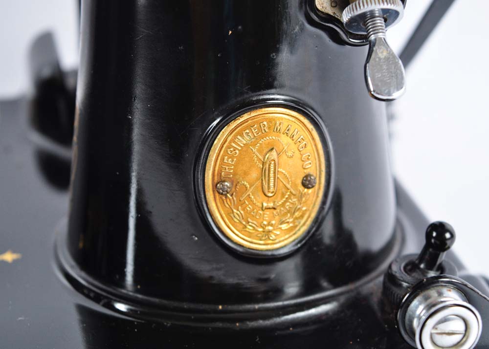 Singer Sewing Machine in Case