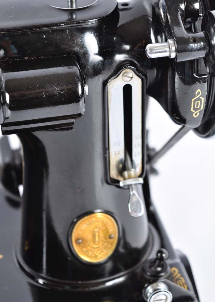 Singer Sewing Machine in Case