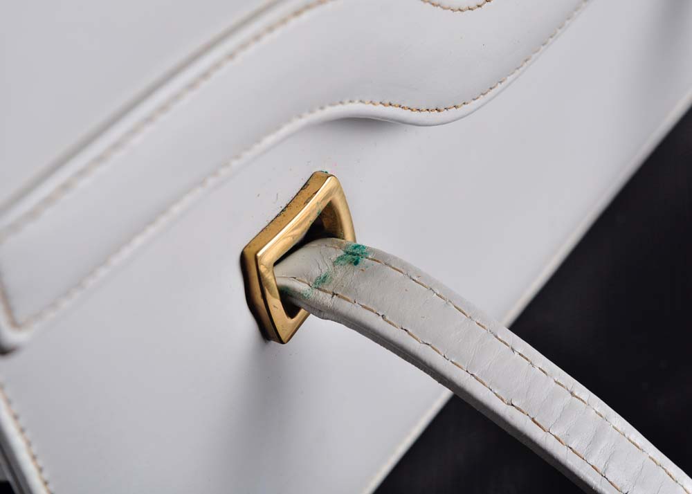 Vintage Dofan White Leather Purse