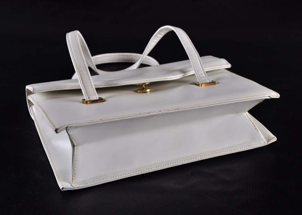Vintage Dofan White Leather Purse