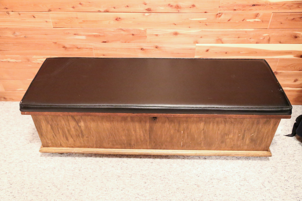 Lane Cedar Chest with Padded Lid
